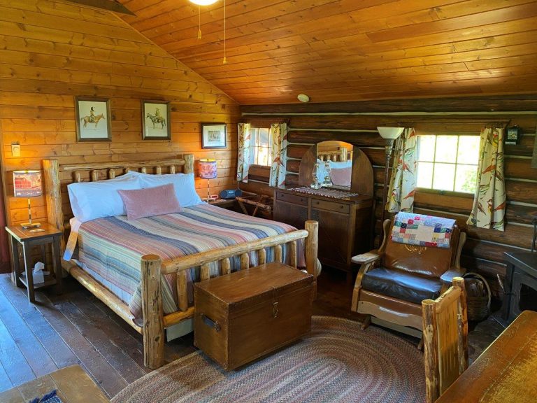 Authentic Montana Log Cabin – Bigfork Vacation Rentals